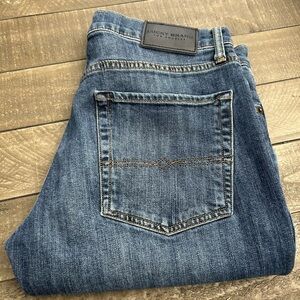 Lucky Brand Men's Classic Blue Straight Jeans